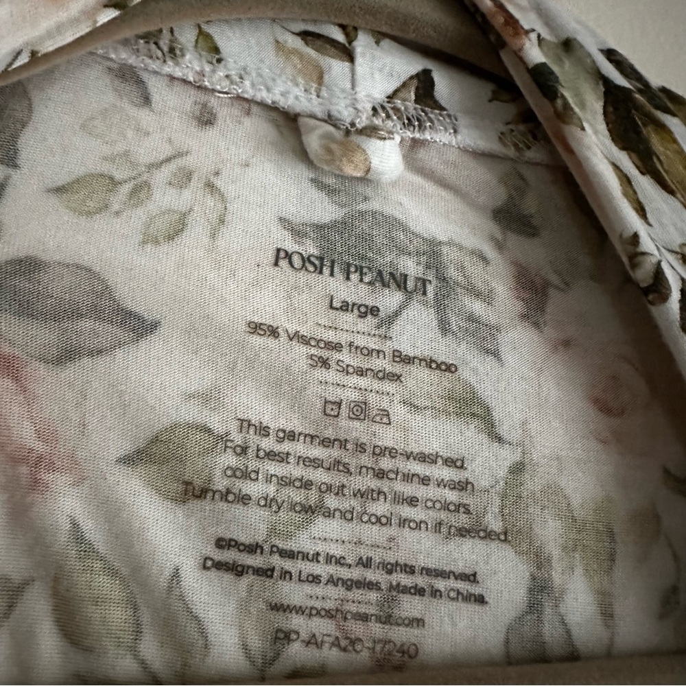 Posh Peanut‎ • Vintage Floral Bamboo Viscose Robe - Picture 3 of 8